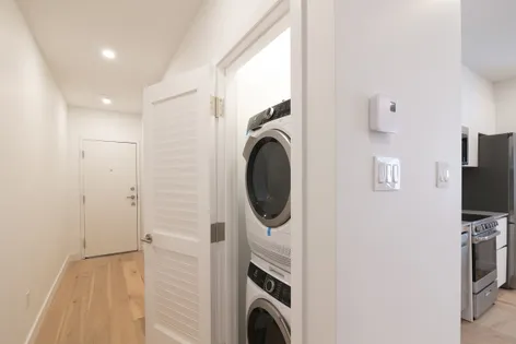 1 room apartment of 49 m² in Montreal