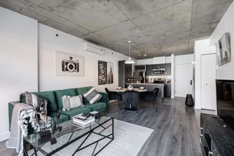 1 room apartment of 77m² in Montreal
