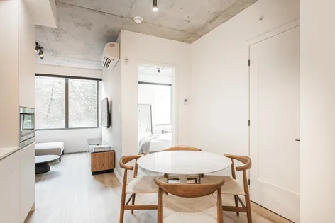 1 room apartment of 109 m² in Montreal
