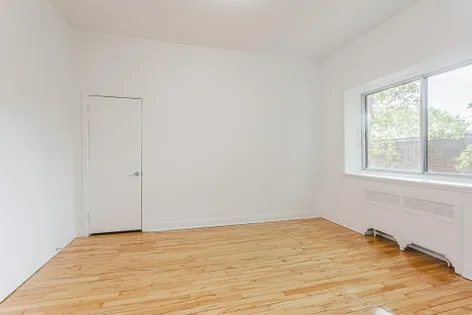 1 room apartment of 81m² in Montreal