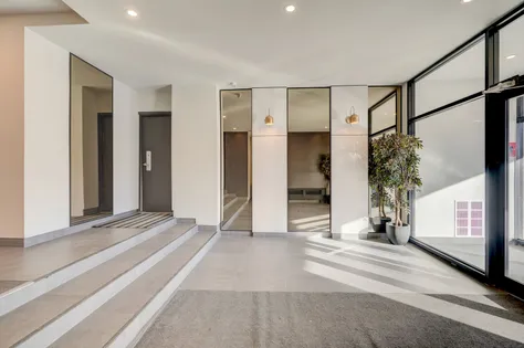 1 room apartment of 63m² in Montreal