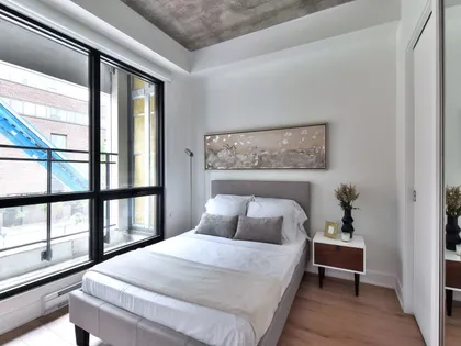 1 room house of 76 m² in Montreal
