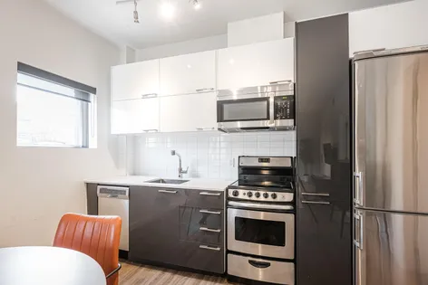 1 room apartment of 68 m² in Montreal