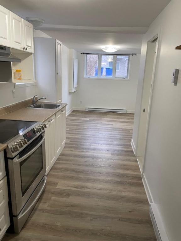 3 ½ RÉNOVÉ | ÎLE-PERROT | TOUT INCLUS + HYDRO | 1200 $ | 1er JUILLET / RENOVATED 3 ½ | ALL INCLUDED + HYDRO | JULY 1