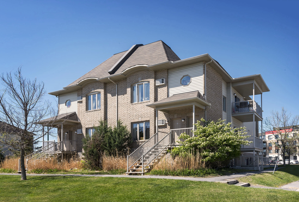 SUPERBE CONDO