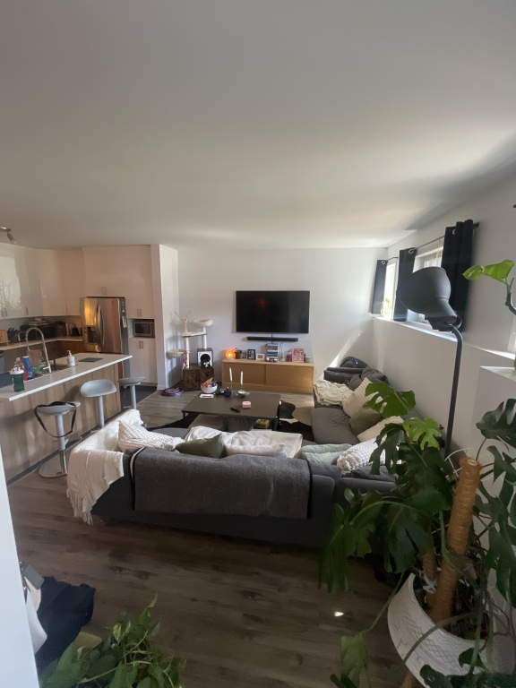 Appartement 2 Chambres, 1 Salle De Bain