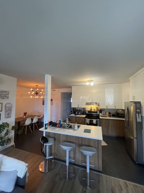 Appartement 2 Chambres, 1 Salle De Bain