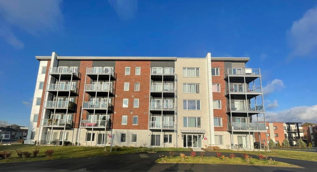 St-Constant - 4 1/2 situé au 2e étage pour le 1er juillet 2025