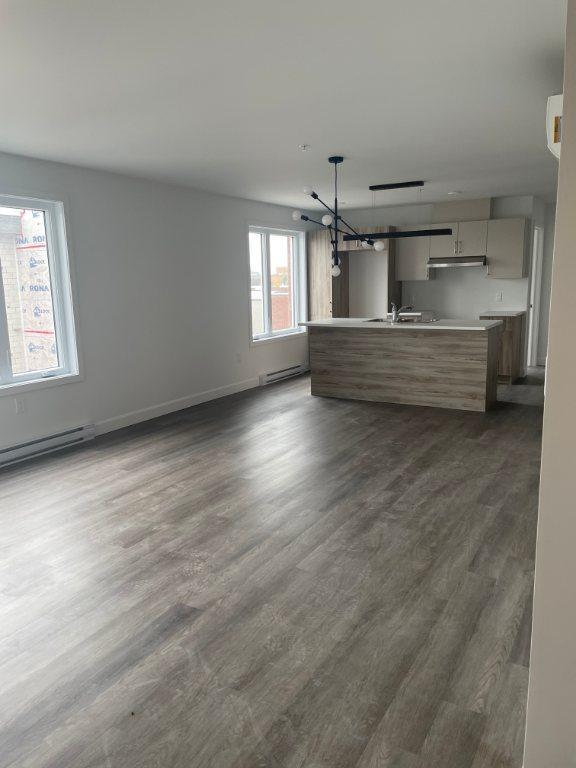 St-Constant - 4 1/2 situé au 2e étage pour le 1er juillet 2025
