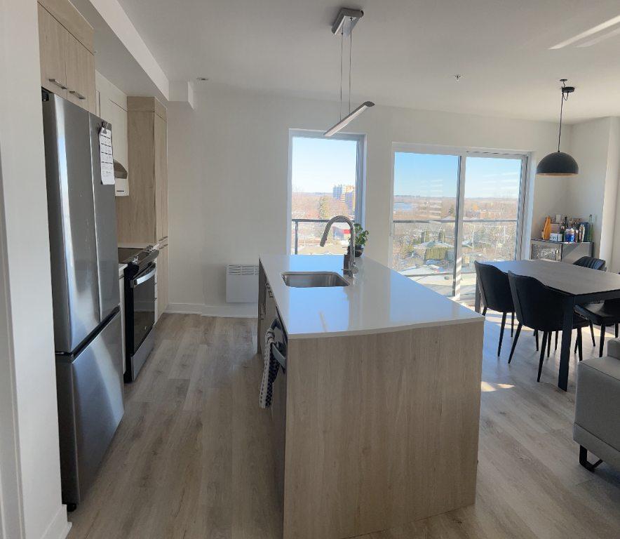 Location Condo 4 1/2 *** 2 mois GRATUITS *** TOUT INCLUS ***