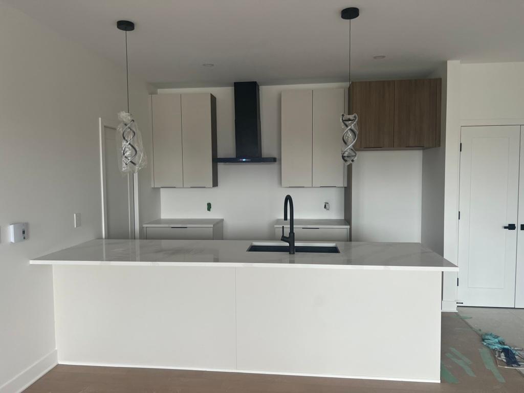 Luxury 3-Bedroom Apartment with Two Parking 🅿️