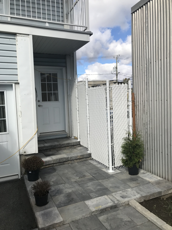 BAS DE DUPLEX 3 CHAMBRES - ST-HYACINTHE
