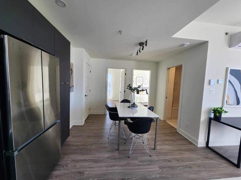 2 CH - 1 SDB - Laval - $2,230 /mo