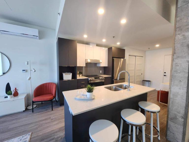 2 CH - 1 SDB - Laval - $2,230 /mo