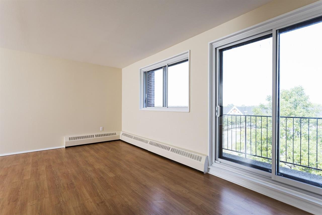 3.5 - 11525 Boul. De Pierrefonds, Pierrefonds, Québec, Pierrefonds