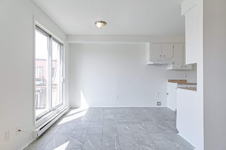 2 CH - 1 SDB - Saint-Eustache - $1,350 /mo