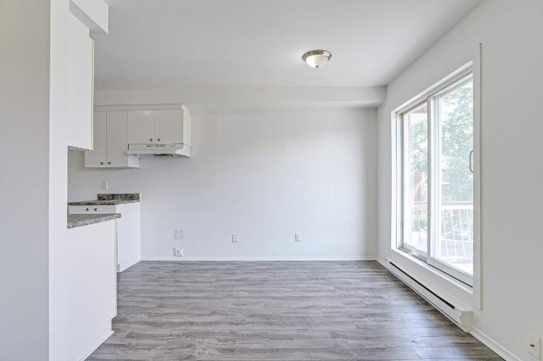 2 CH - 1 SDB - Saint-Eustache - $1,350 /mo