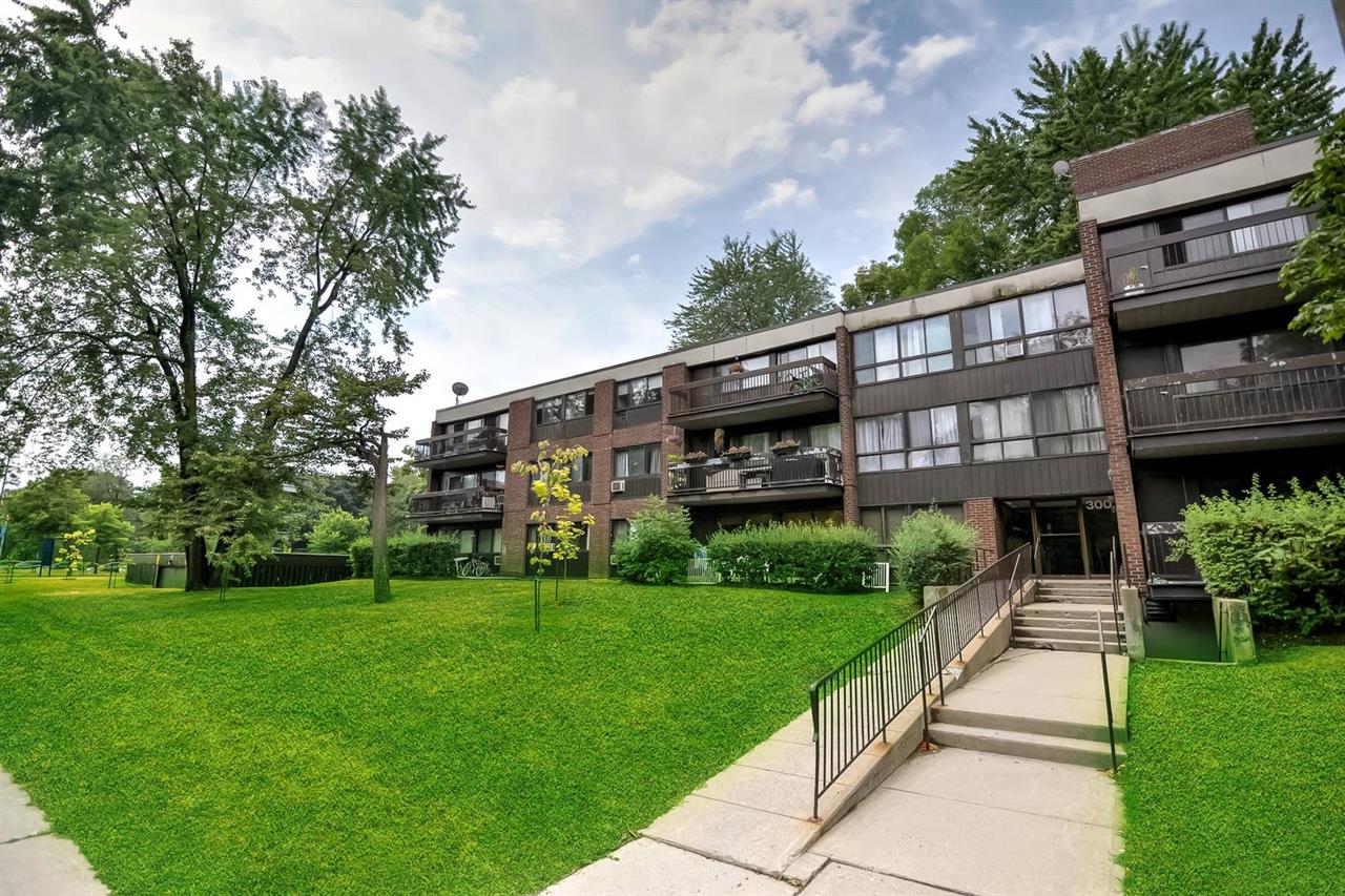 2 Bedroom - 300 Rue Elgar, Verdun