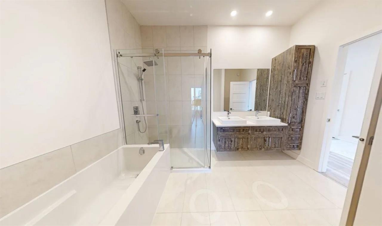 679 Boulevard Du Plateau (Plateau) Grand 2cc Tout Compris