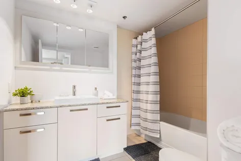 1 room apartment of 63m² in Montreal