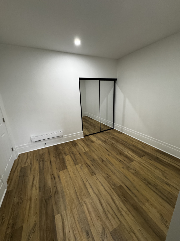 A Louer Appartement 5 1/2