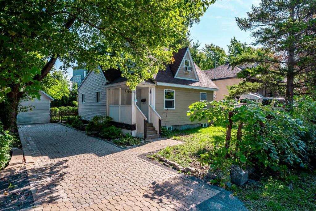 Charmante maison à louer Couple/Seul Coin paisible à Laval Sainte-Dorothée