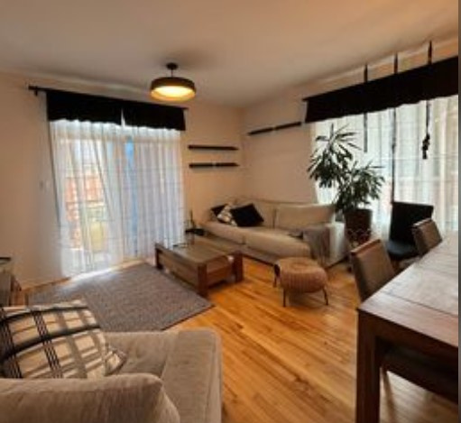 Big Condo With 3 Bedrooms And 2 Bahrooms