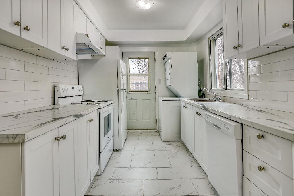 CDN | HAUT DUPLEX | 3 CHAMBRES + 1 BUREAU | RÉNOVÉ