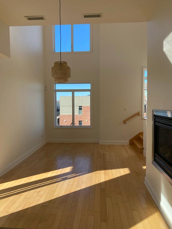 Penthouse 4 1/2 + mezzanine Faubourg Boisbriand