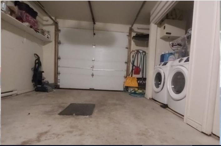 A LOUER *** CONDO / MAISON DE VILLE AVEC GARAGE A LAVAL *** FAUT VOIR –