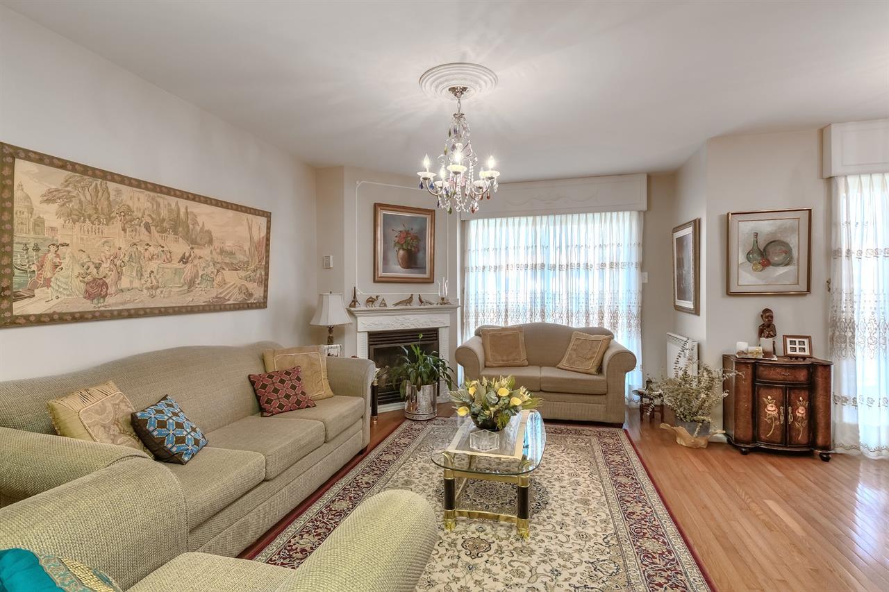 Appartement Laval (Chomedey) À Louer