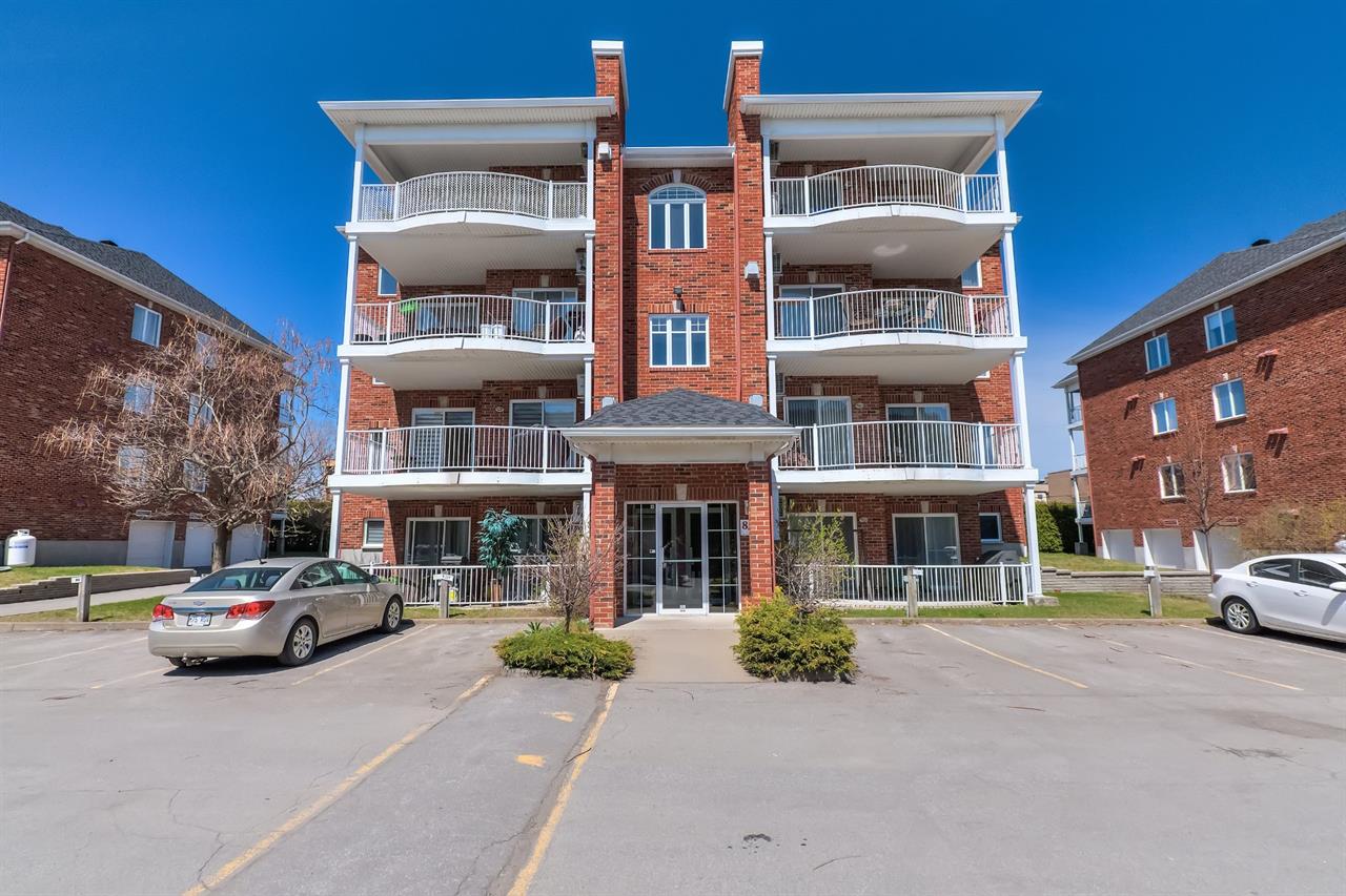 Appartement Laval (Chomedey) À Louer