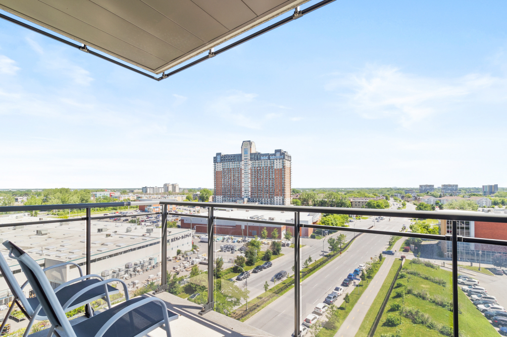 Condo 3 1/2 En Face Du Métro Montmorency