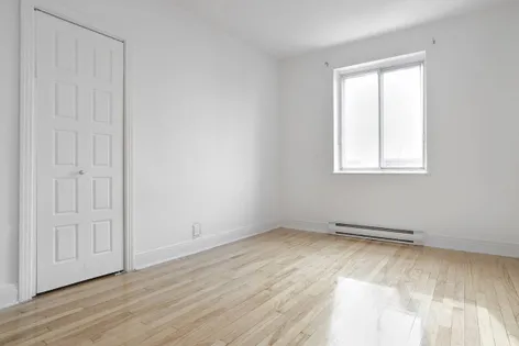 1 room apartment of 42 m² in Montreal