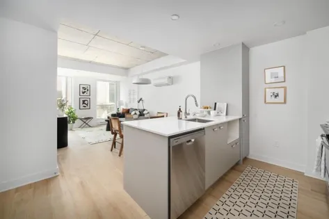 1 room apartment of 180 m² in Montreal