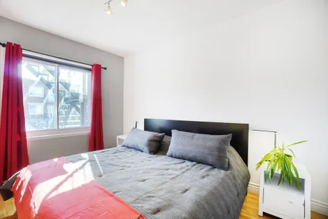 4 rooms apartment of 80m² in Montreal