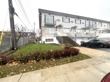 5 rooms apartment of 74 m² in Montreal