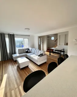 6 rooms house of 102m² in Gatineau