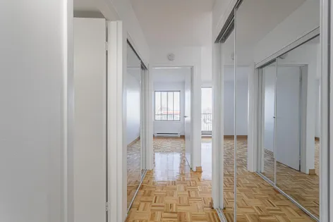 1 room apartment of 61 m² in Montreal