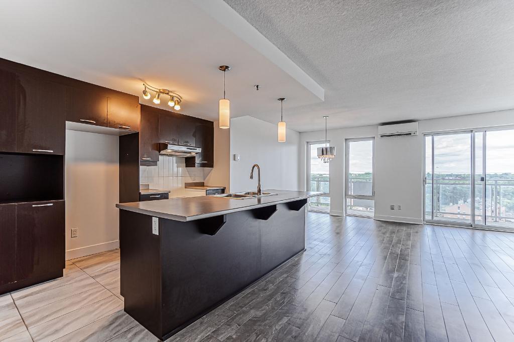 4 1/2 superbe Condo lumineux de 2 chambres situé à Laval des Rapides disponible à partir du 1er juillet 2025