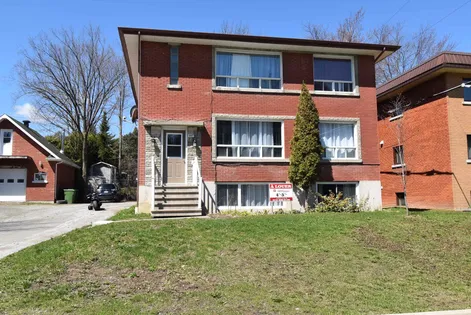 4 rooms apartment of 146 m² in Sherbrooke