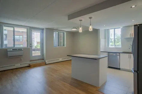 3 rooms apartment of 105 m² in Westmount