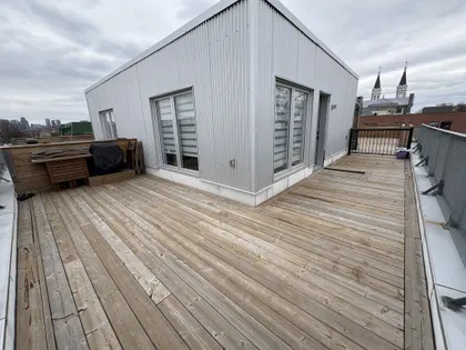 6 rooms apartment of 111 m² in Montreal