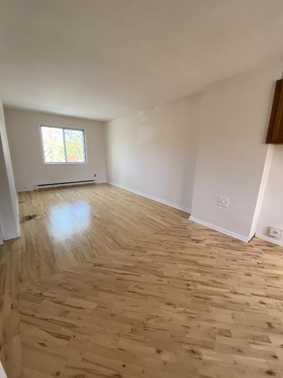 Appartement 4 ½ avec grande terrasse à Rosemont, Montréal**