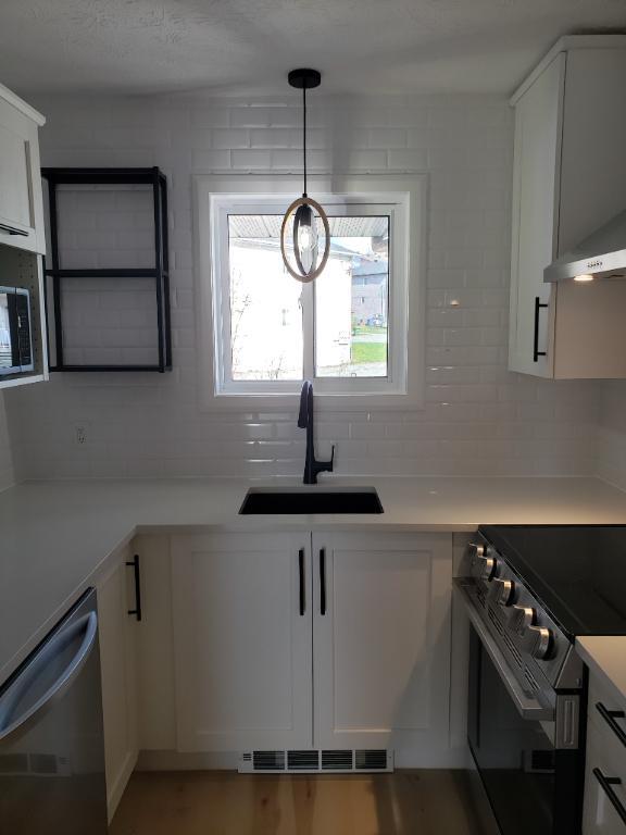 Magog... superbe 5 1/2 style condo