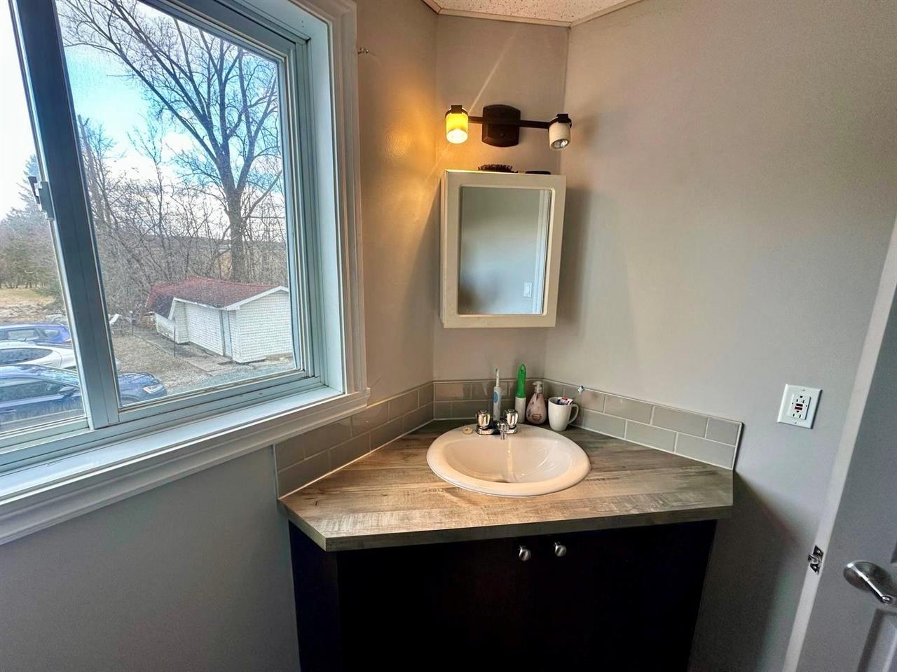 Immeuble - 101 7e Avenue Sud 3½ – Richmond