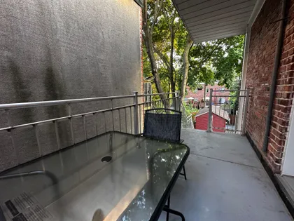 5 rooms apartment of 90 m² in Montreal