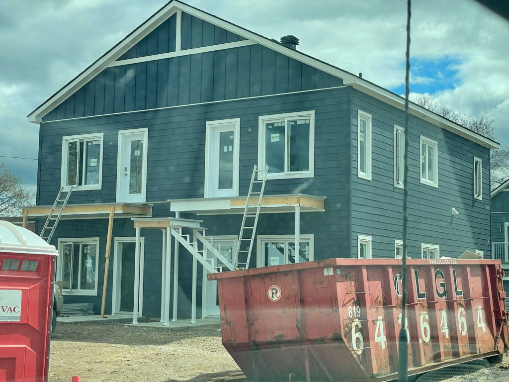 Appartement Neuf De 2 Chambres à Louer