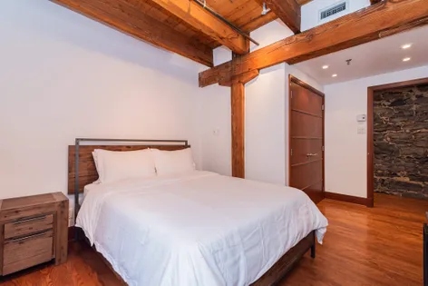 5 rooms apartment of 145 m² in Montreal