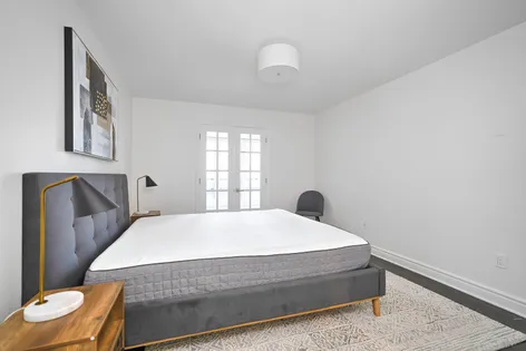 1 room apartment of 116 m² in Montreal